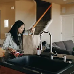 courses et préparation des repas, avec l'aide à domicile à Vauvert